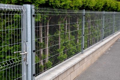 Aluminum Fence Installation: Pros, Cons, And Best Use Cases